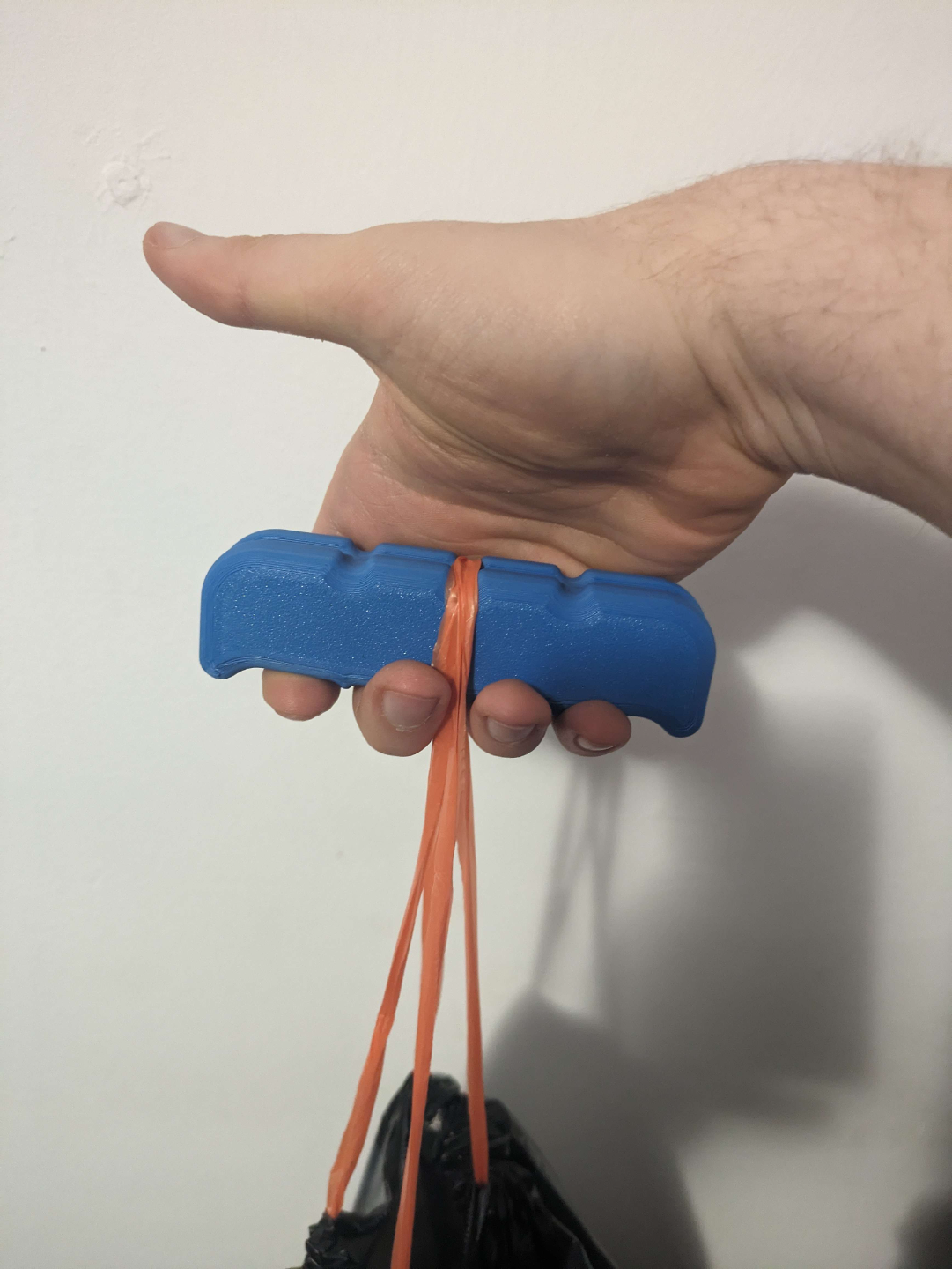 Trash bag carry handle