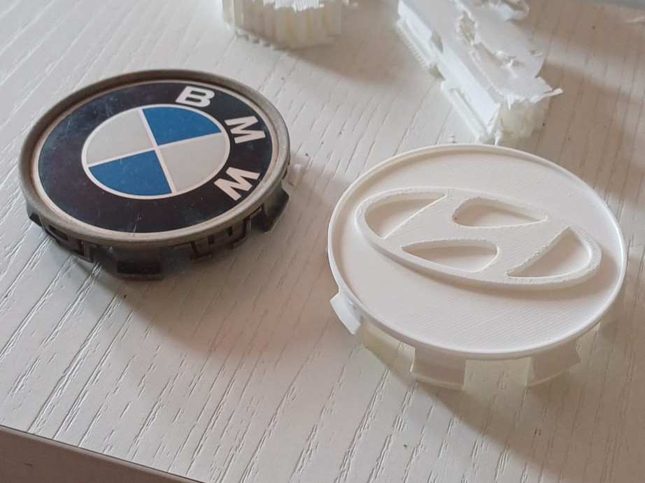 Tapa llanta bmw e49 con logo Hyundai