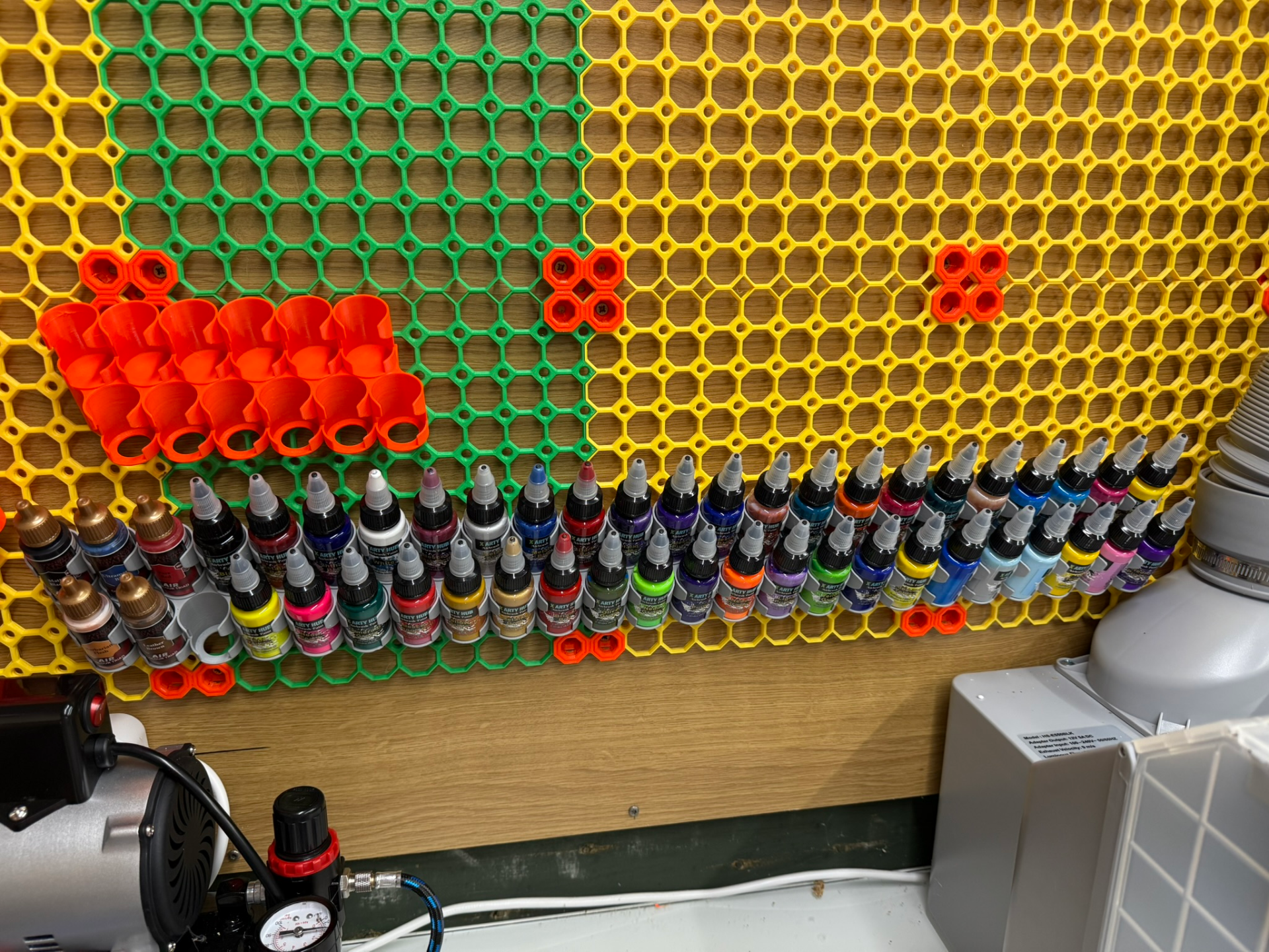 Multiboard MEDIUM 26.5 dia Paint Bottle Holder