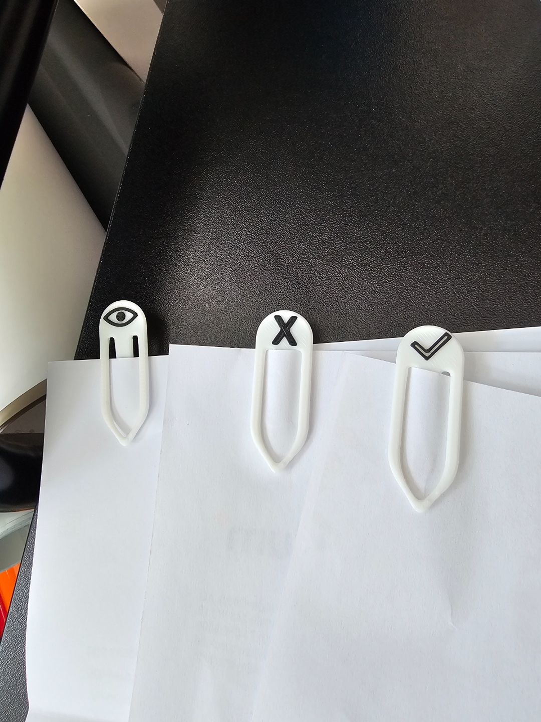 Paper Clip (to-Check, checked, rejected) / Büroklammer