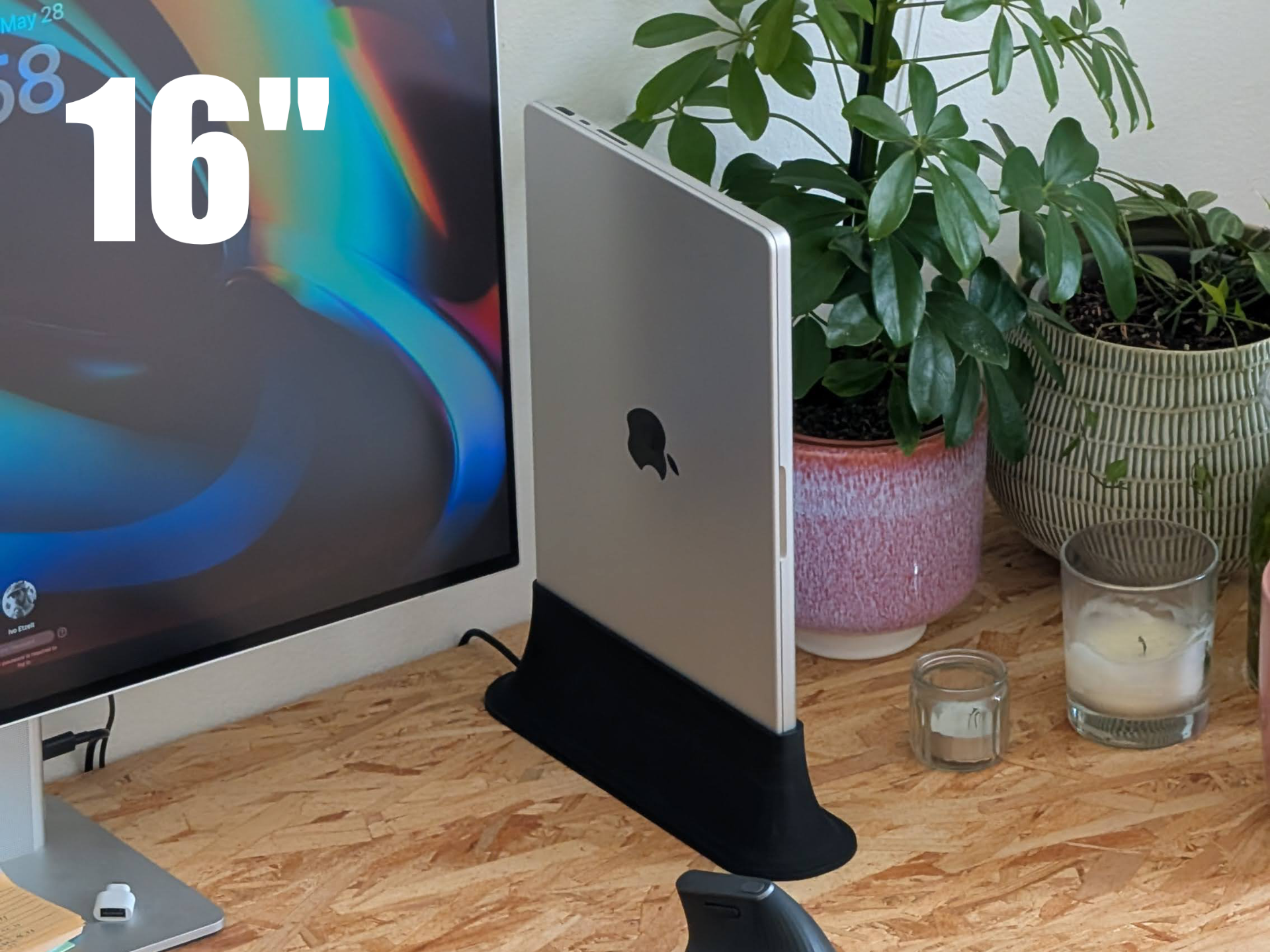 Vertical MacBook 16" dock