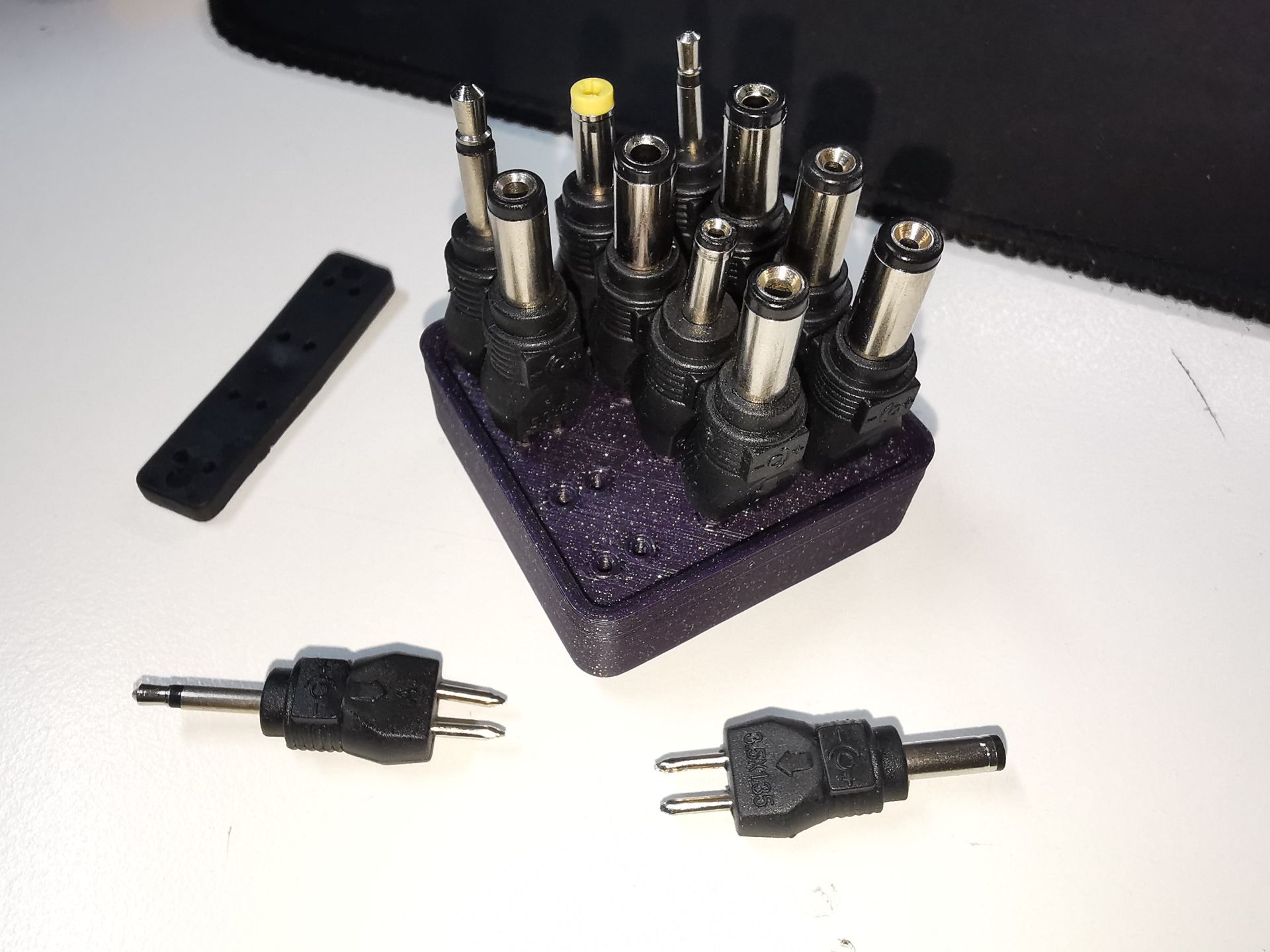 Gridfinity DC-Adapter holder for universal power supplies