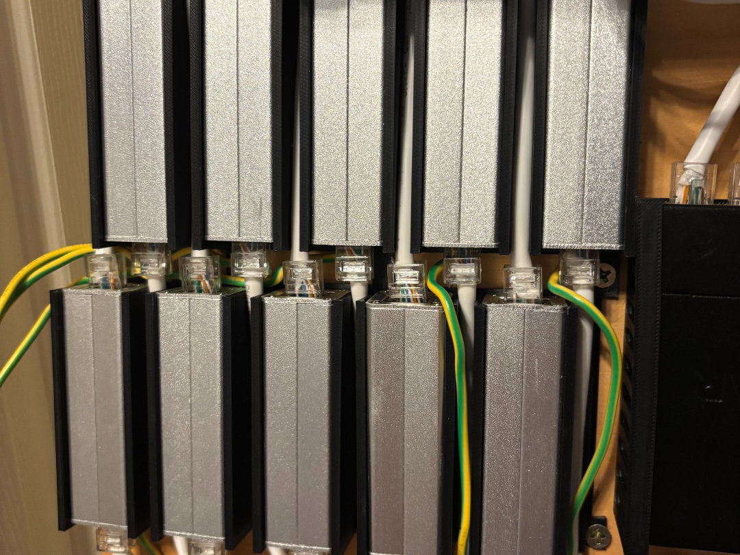 10-Slot Low-Voltage Surge Protector Board Mount