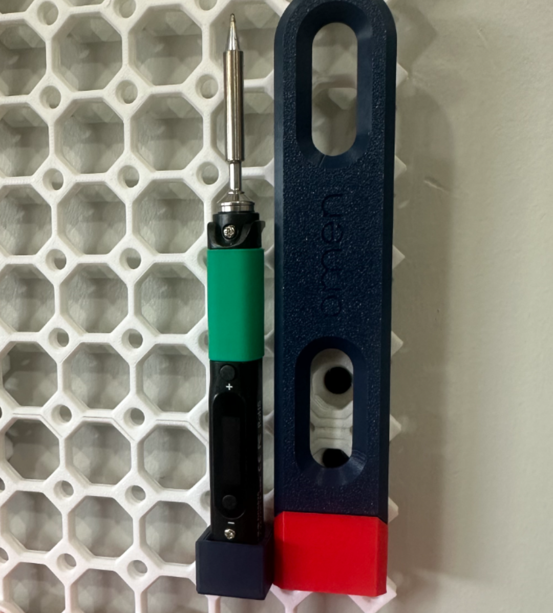 TS101 / Pinecil V2 Holder for Multiboard