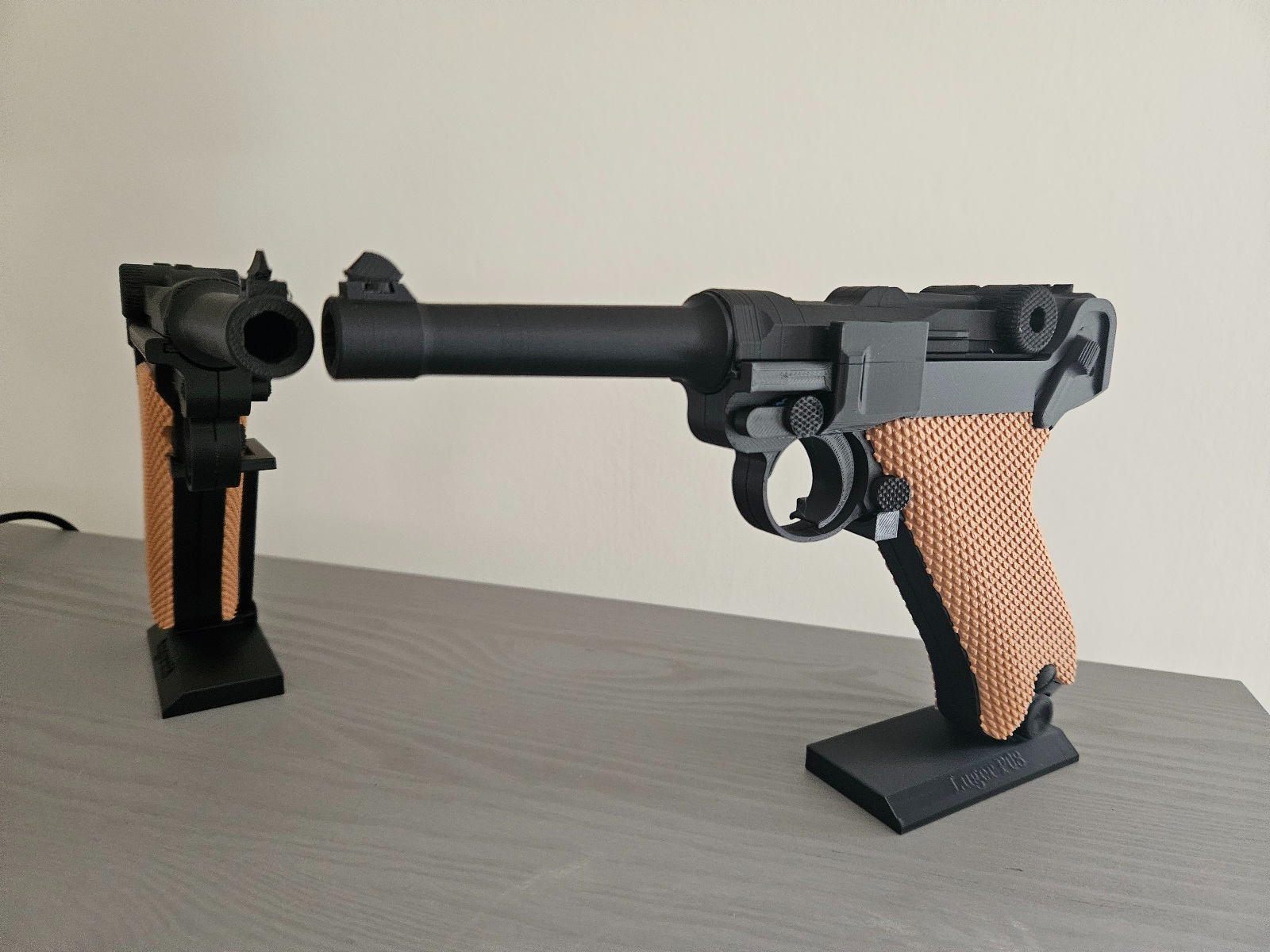 Luger P08 Display Stand