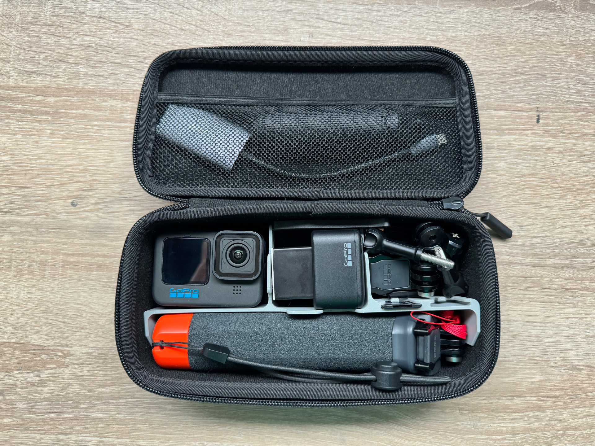 Organizer GoPro Hard Shell Camera Case ( Hero 9, 10, 11 icluded case )