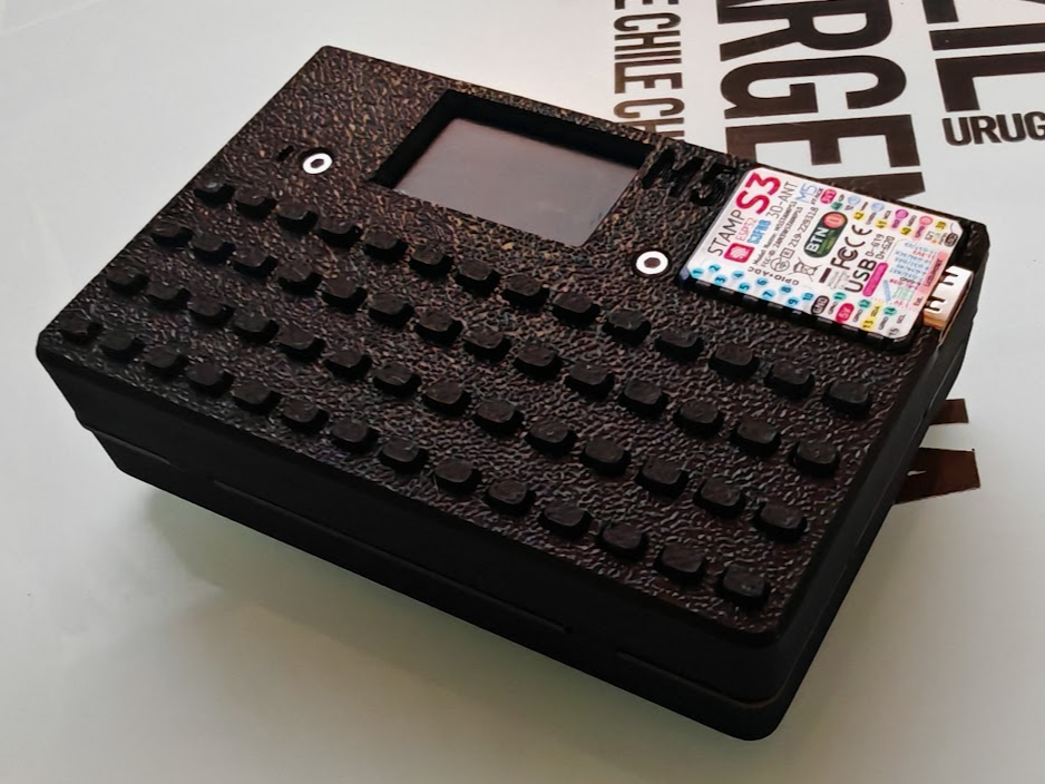Cardputer Gehäuse mit Tastatur und Displayclip