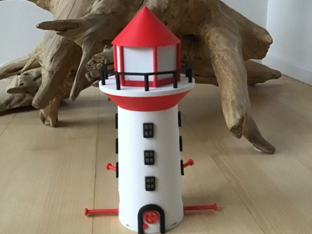 Light house for bird fatballs