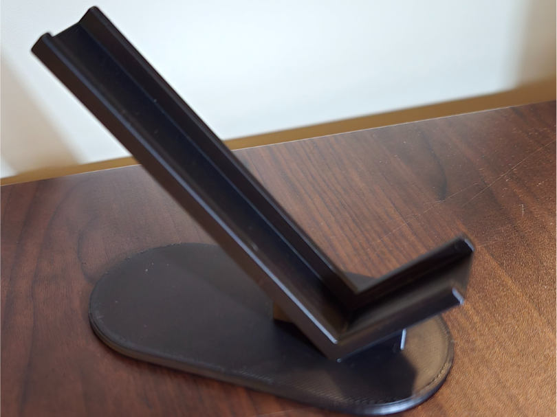 Simple Angled Phone Stand