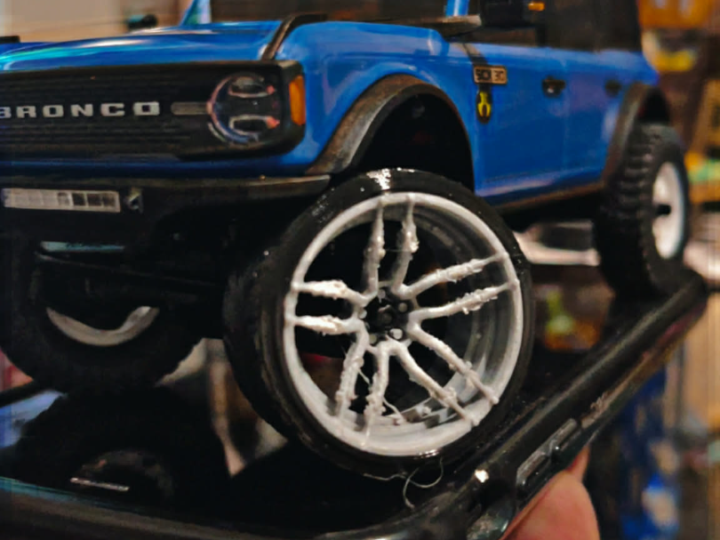 scx30 10 spoke rim and low profile tires