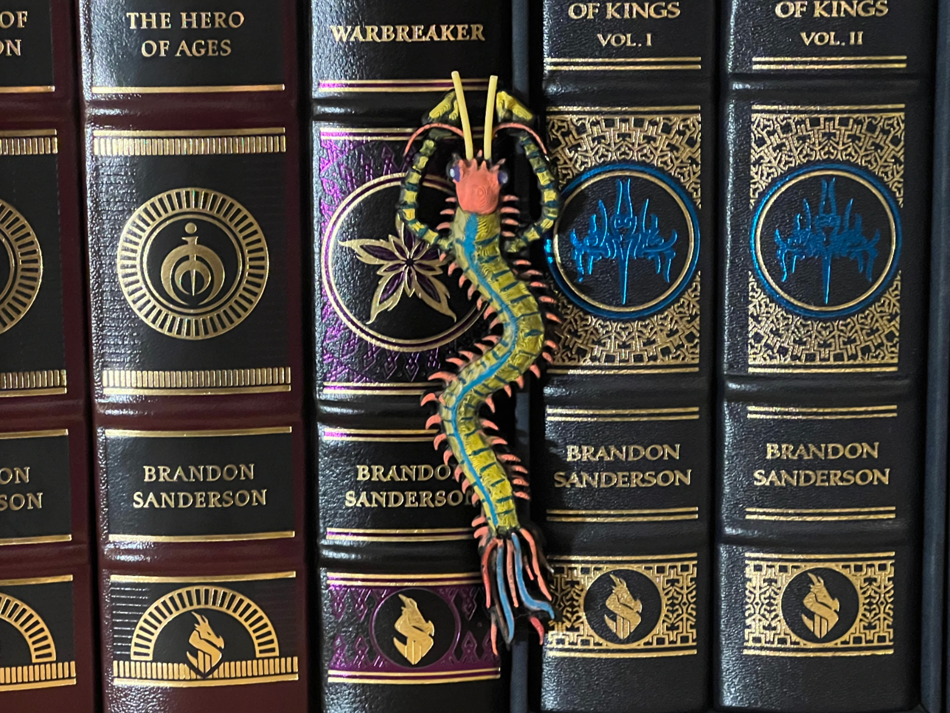 Kremling Bookshelf Pest | Cosmere