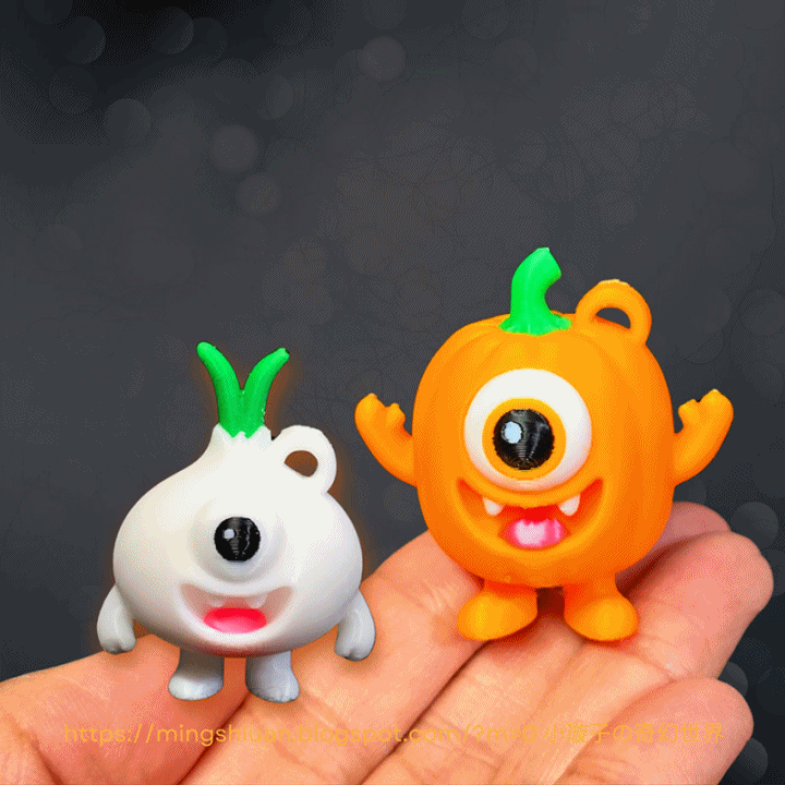 Pumpkin Monster & Garlic Monster keychain