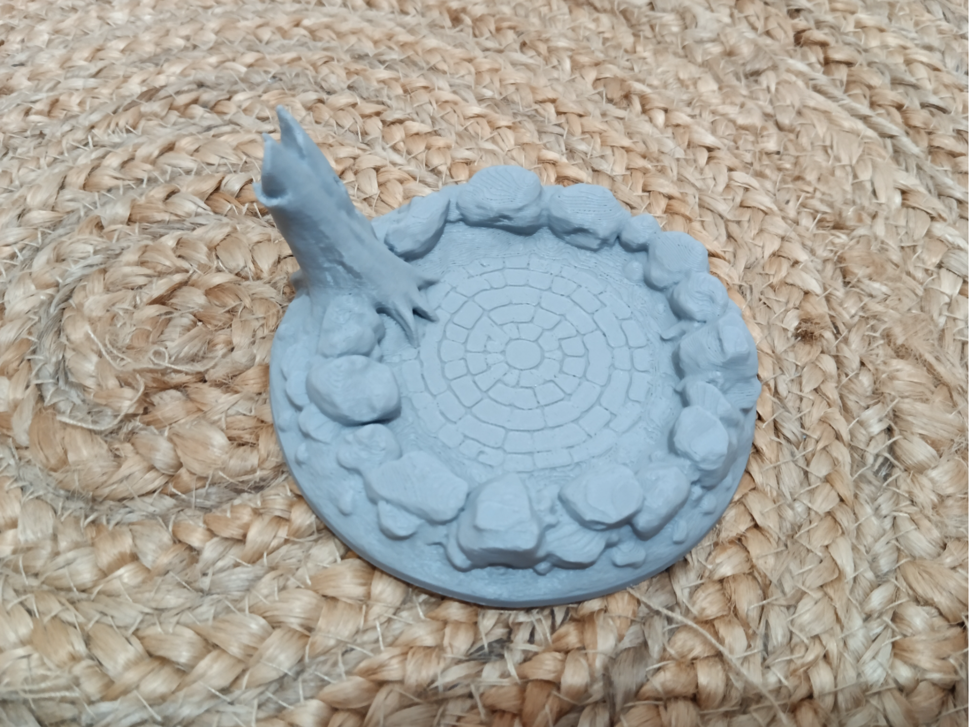 Socle figurine avec arbres jdr