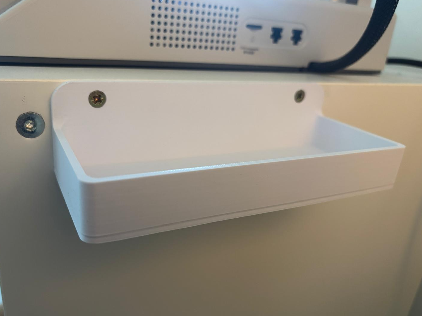 Wall shelf