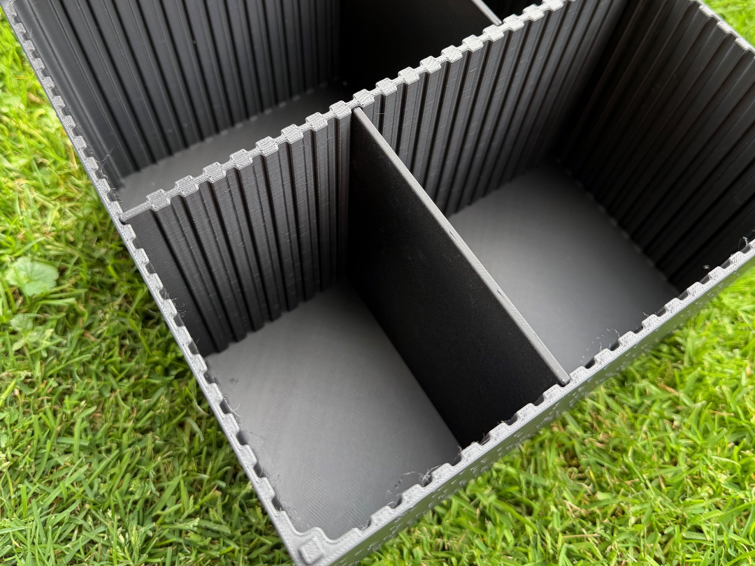 XL Stapelbox 240x240x160mm mit Trenner und Deckel