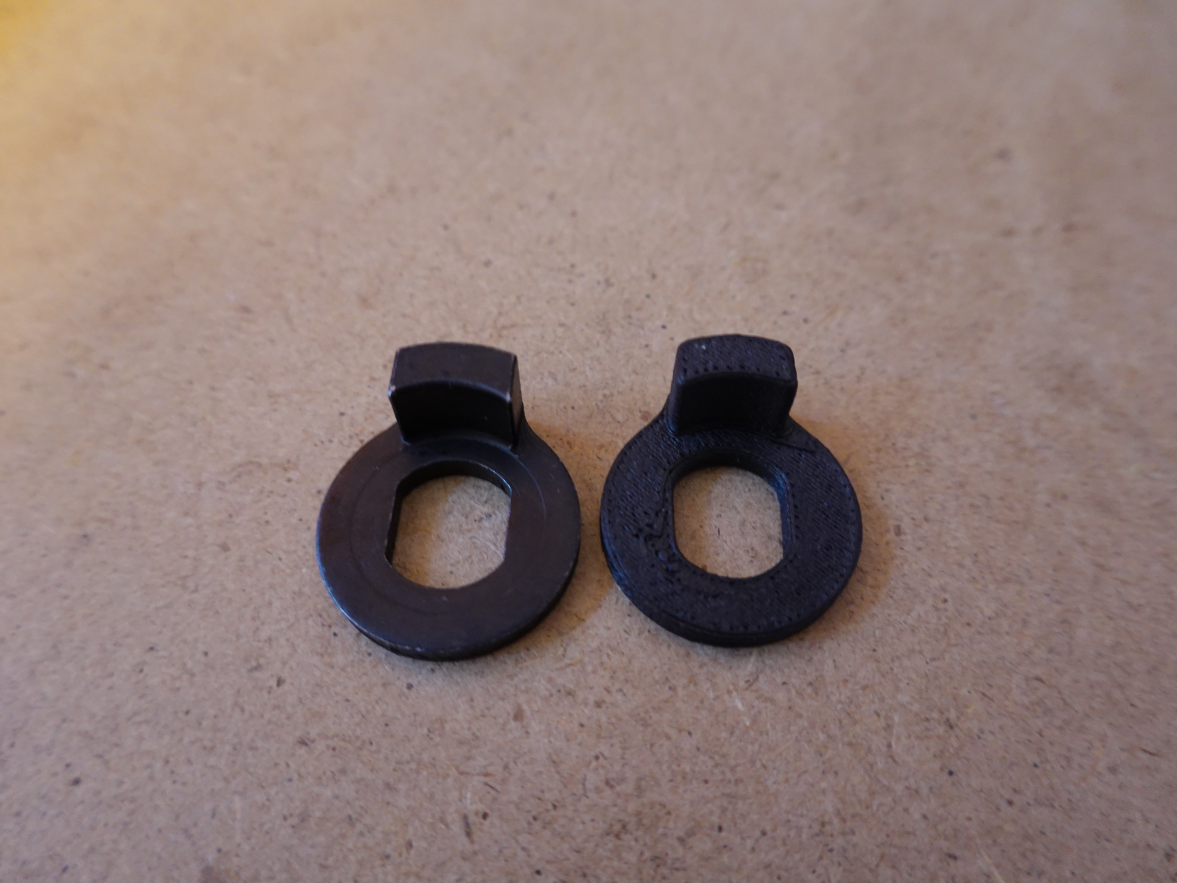 Cowboy E-bike rear axle washer with external tab