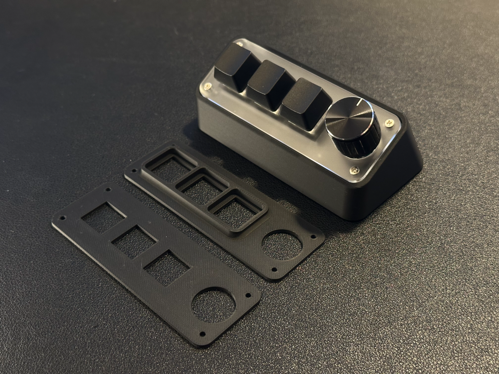 Aliexpress Macropad Holder + faceplates