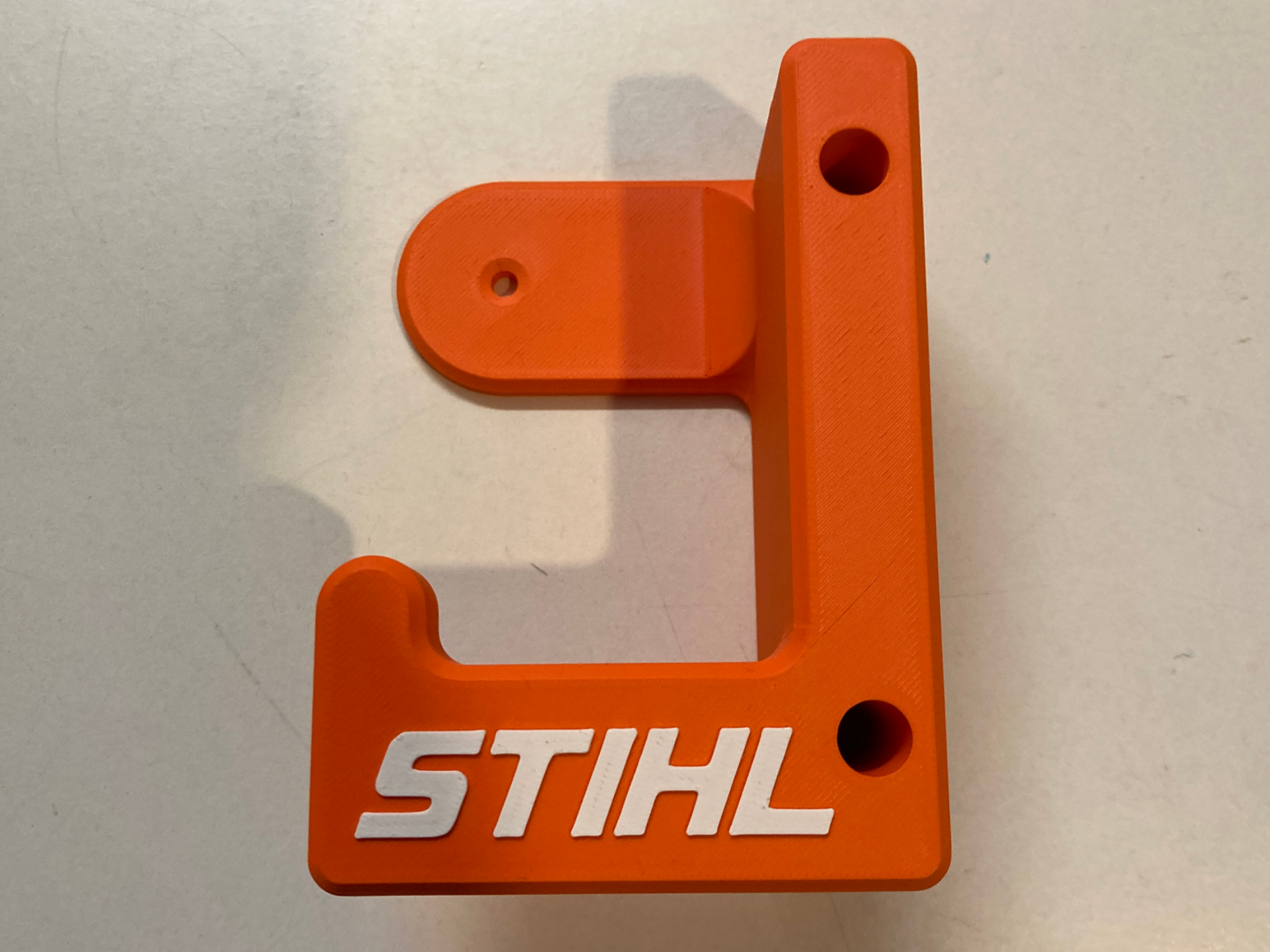 Wandhalterung für Motorsäge