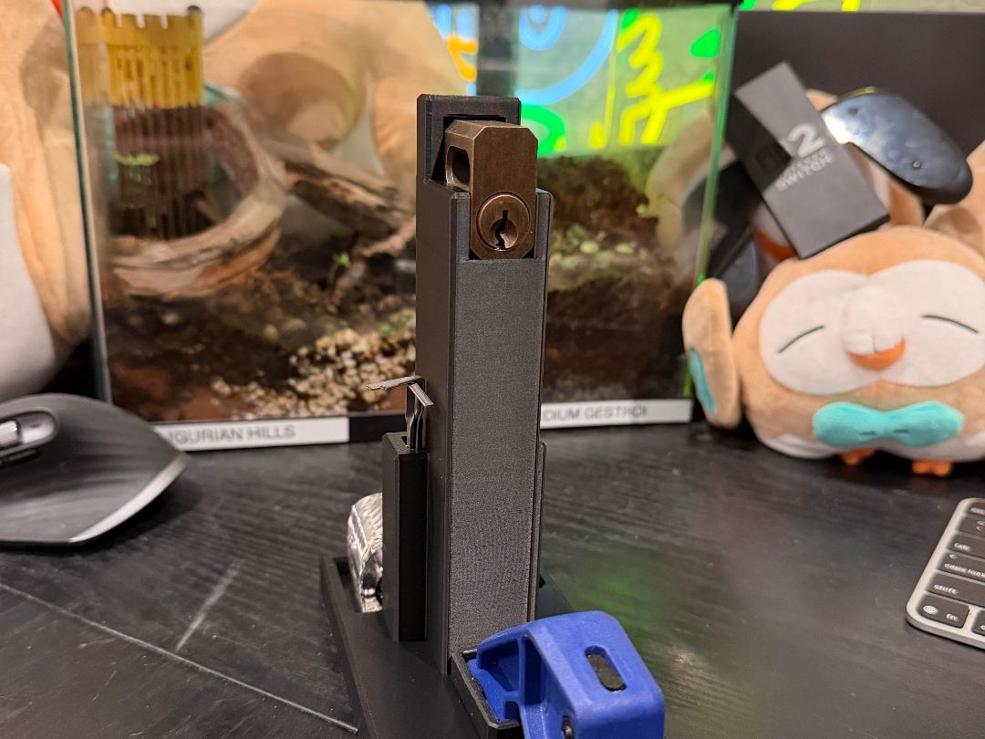 Lockpicking Practice Stand v2 (Sparrow Locks)