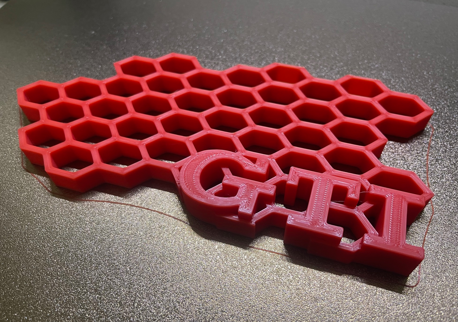 VW Volkswagen Golf GTI Honeycomb Structure Deko Stand / Wabenförmige Deko mit GTI