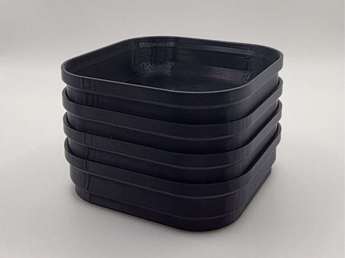 Stackable Tray with Magnets