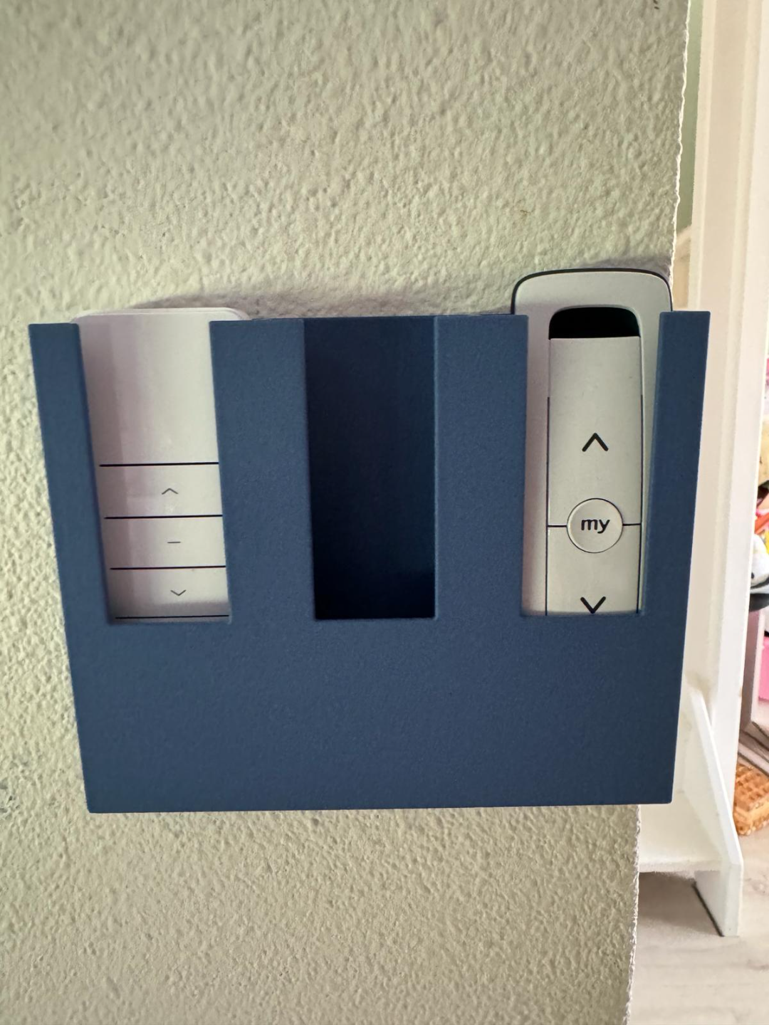 3 Remote holder