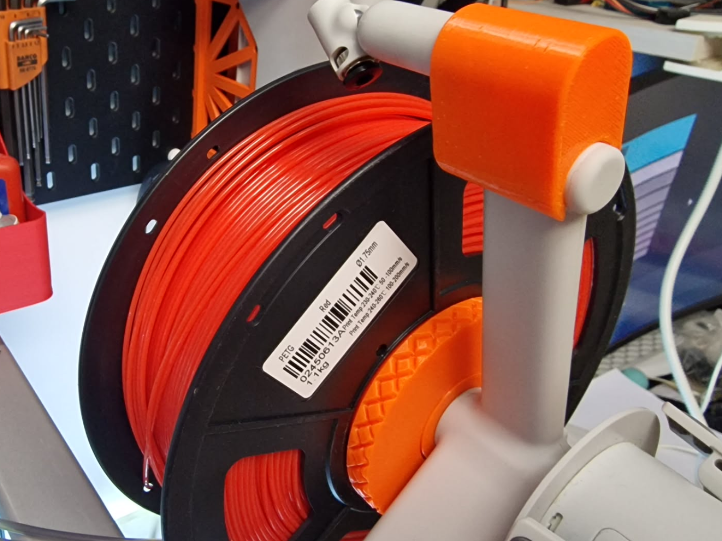 A1 Low Friction Universal Spool Holder