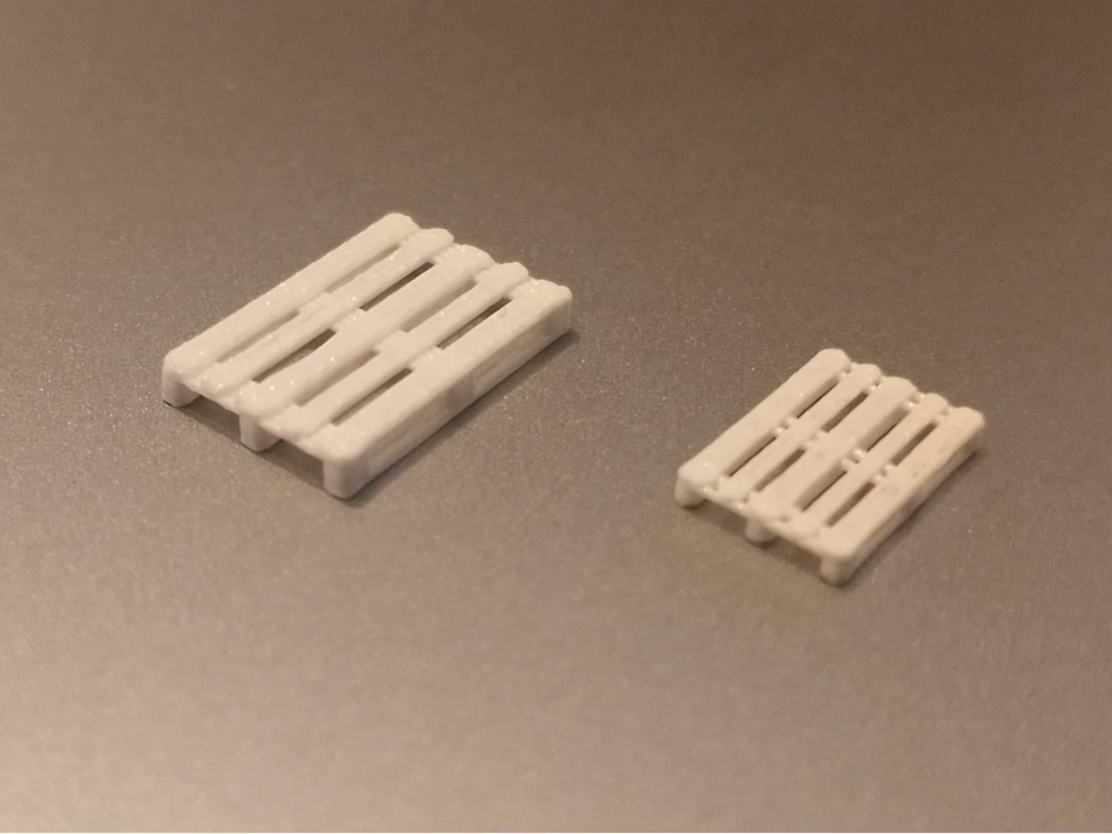 Pallet H0 (1:87) + TT scale (1:120)
