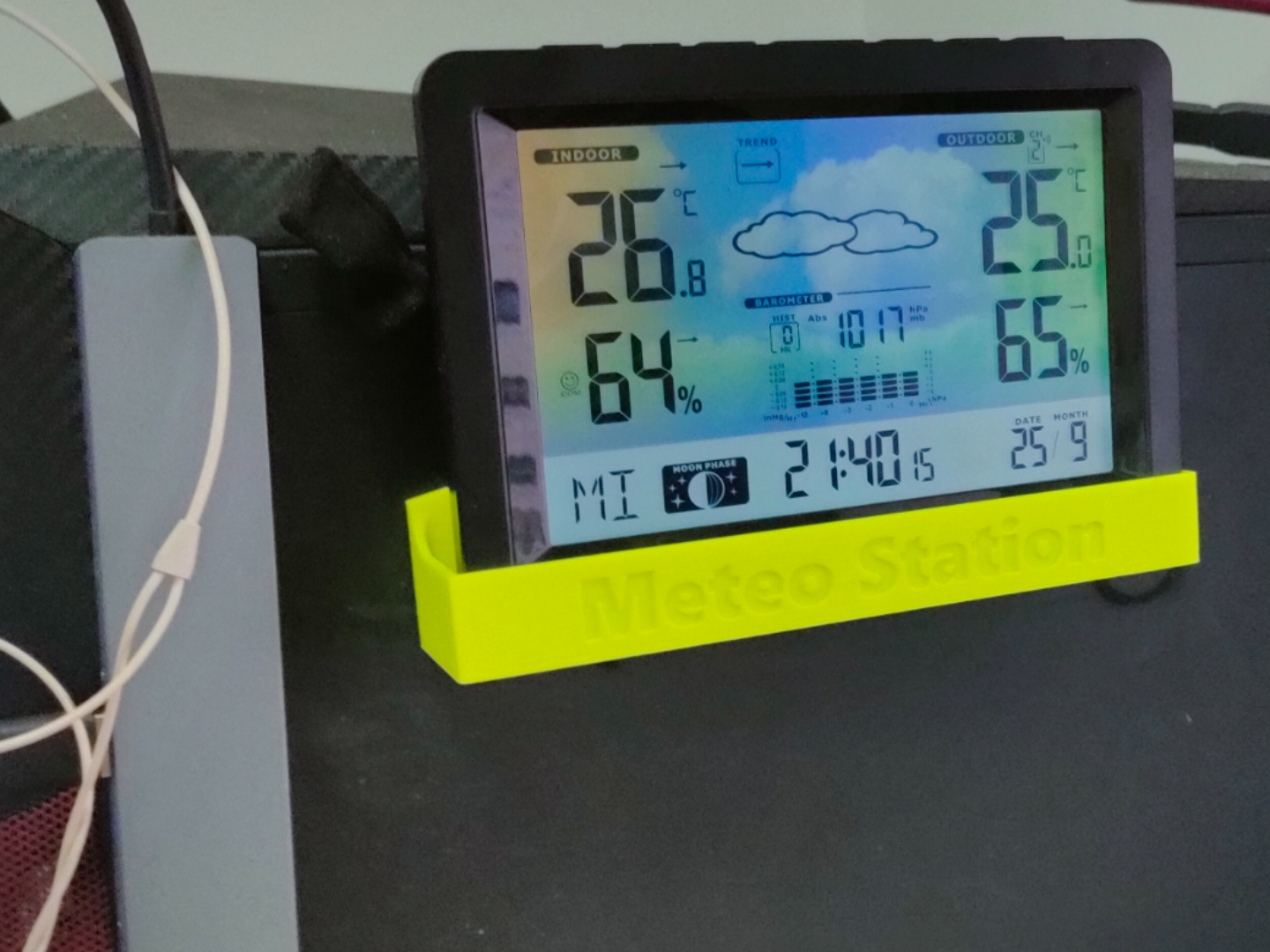 Weather station hanger