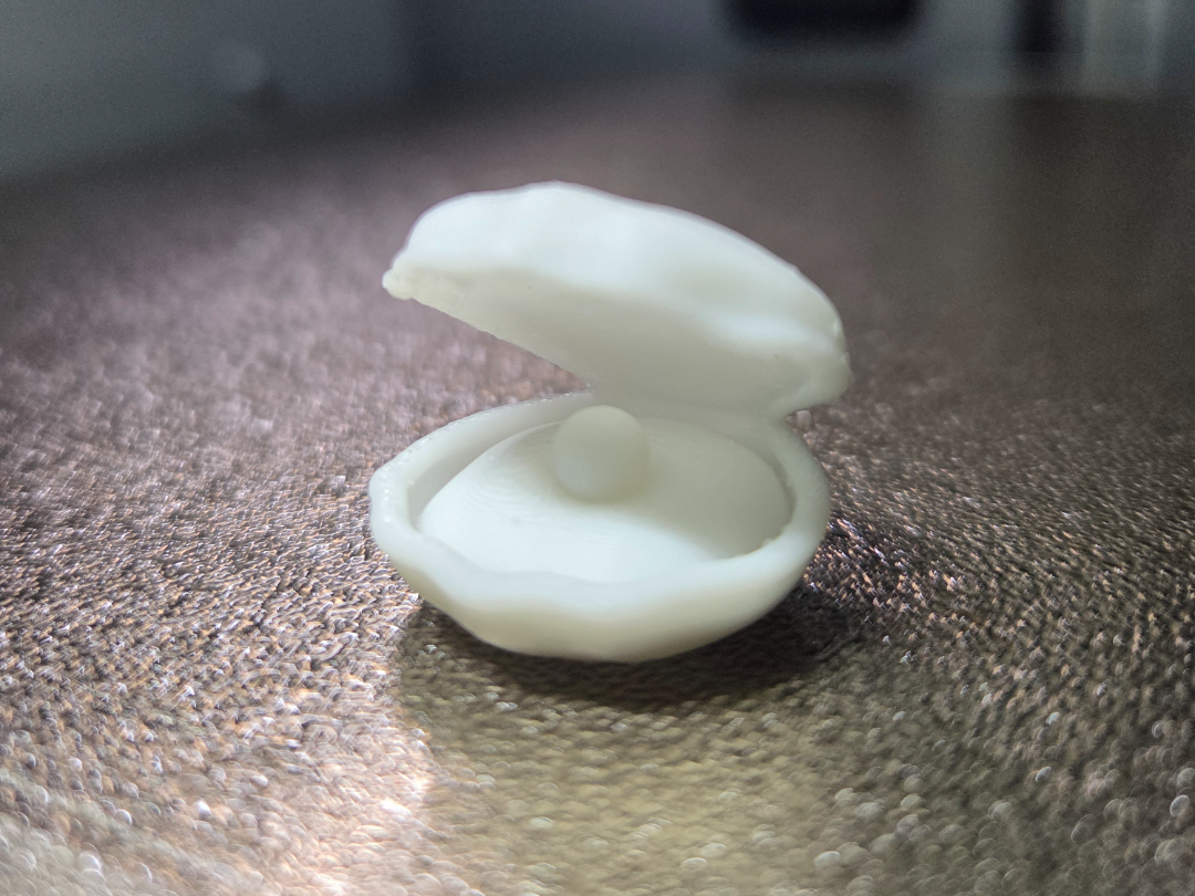 Tiny Clam with Pearl - Mini Objects