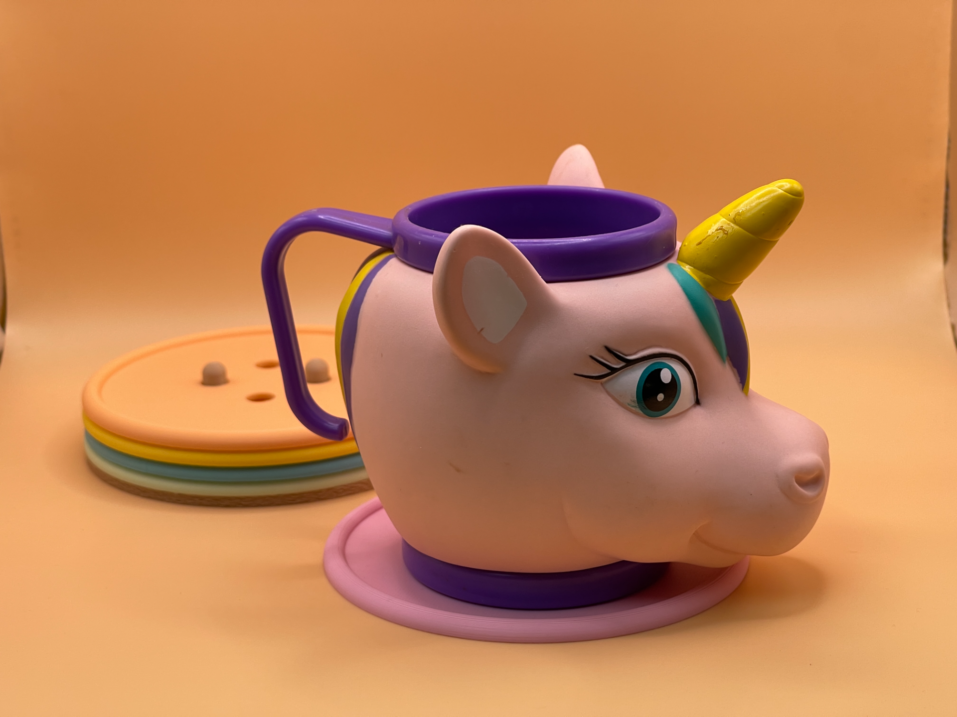 Cup Holder in Button Design