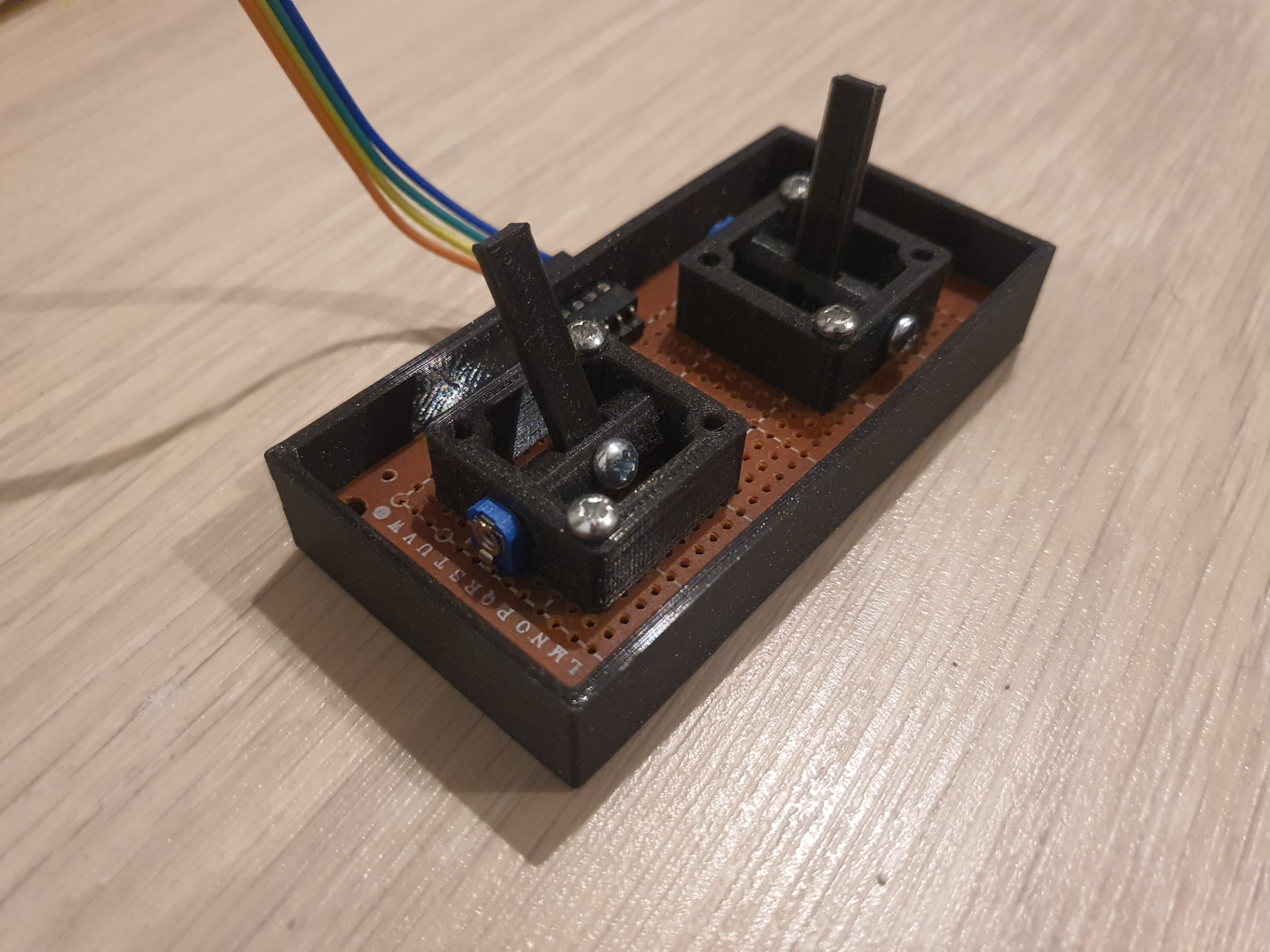 DIY one axis joystick with blue potentiometer