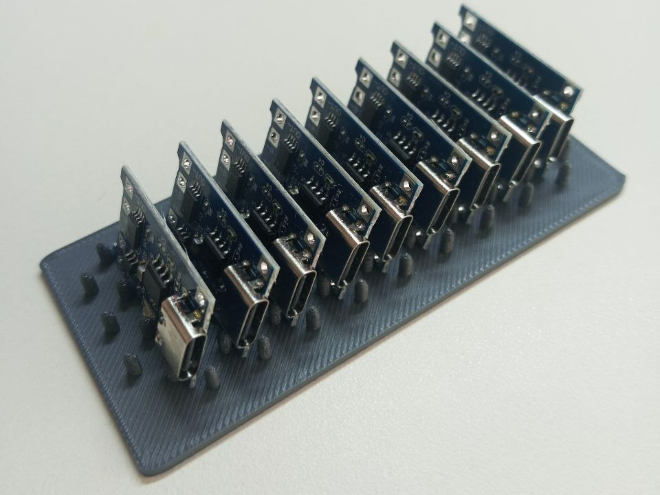 Parametric PEGtray Maker