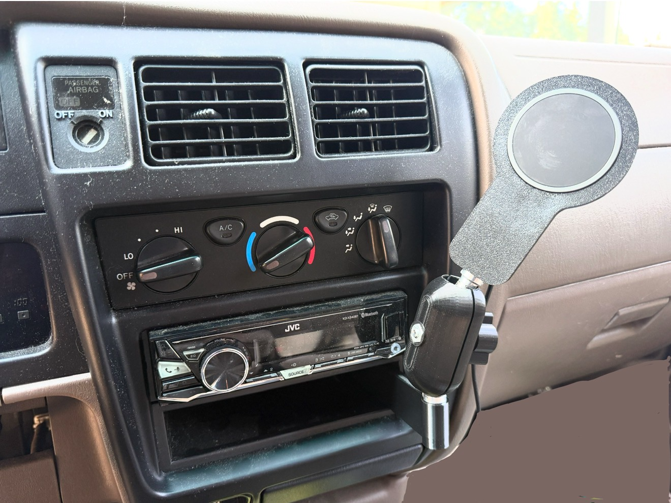 Magsafe vehicle  phone mount with 1" swivel ball
