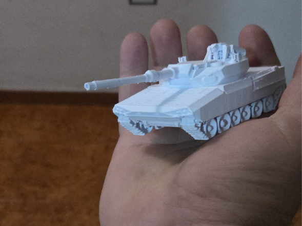 carro armato giocattolo