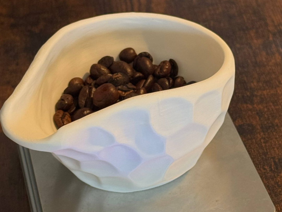 Sculpted coffee bean dosing tray