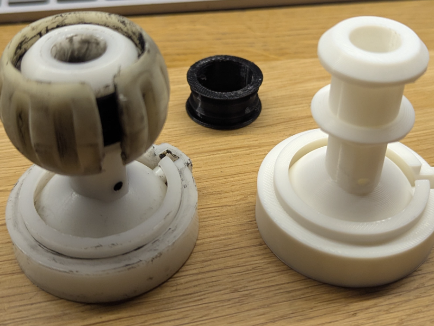 Saab900-Plastic-ShifterBall-Until1991