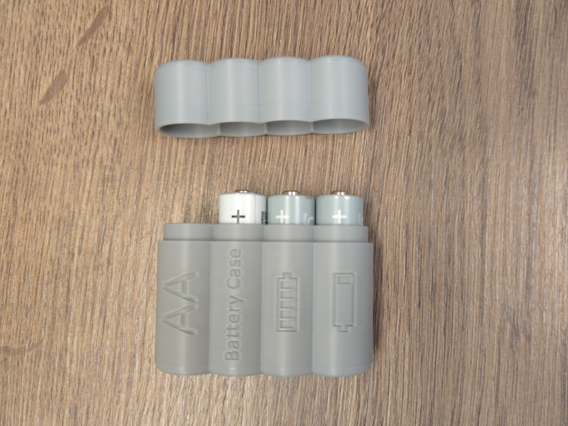 Batterieaufbewahrung / Batteriebox 4x AA Batterien