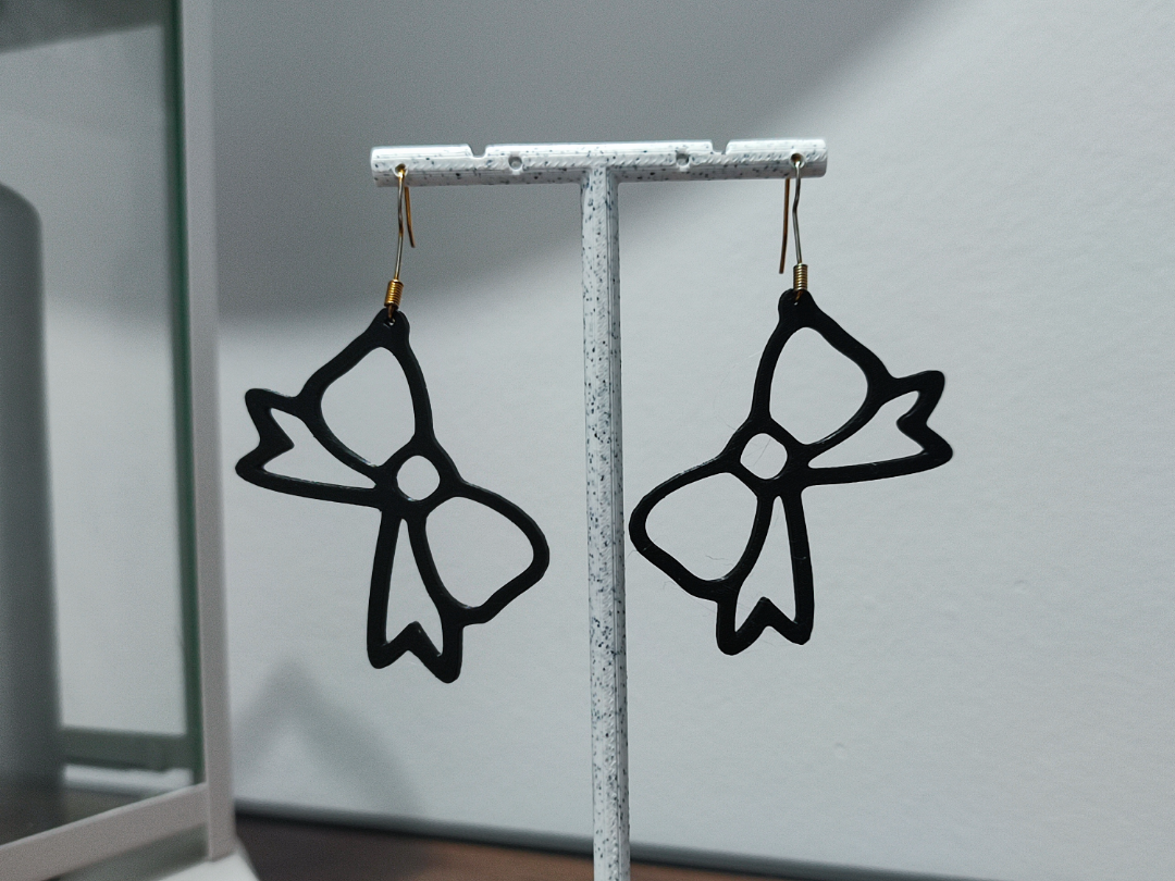 Aretes Wire Riot