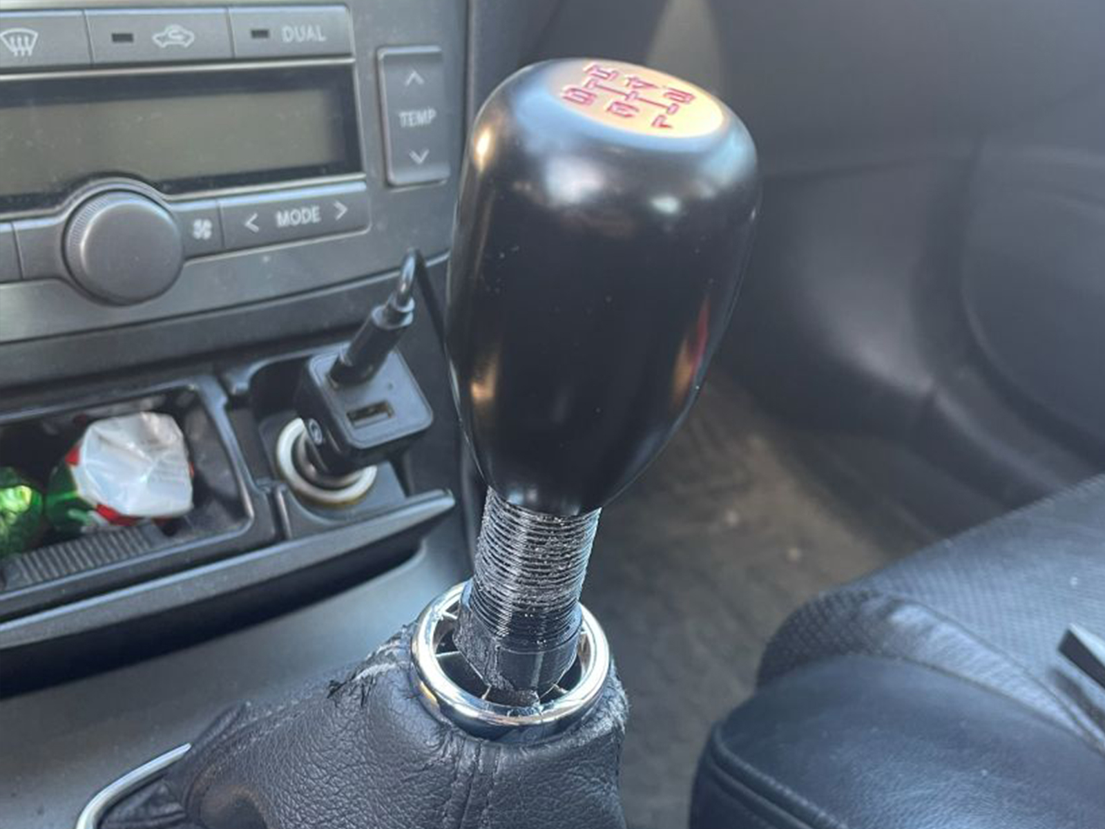 Toyota avensis t25 (epman aluminium knob adapter)