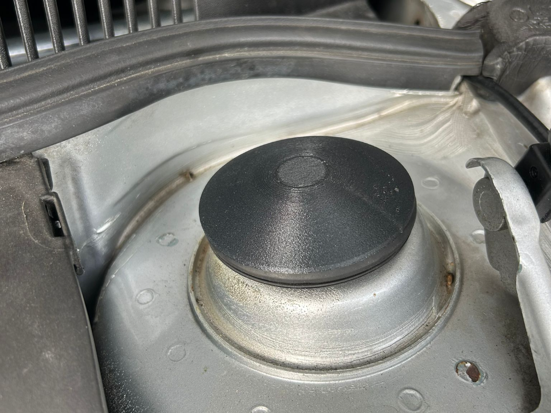 Strut Mount Cover for VW Golf 4 and Similar Models