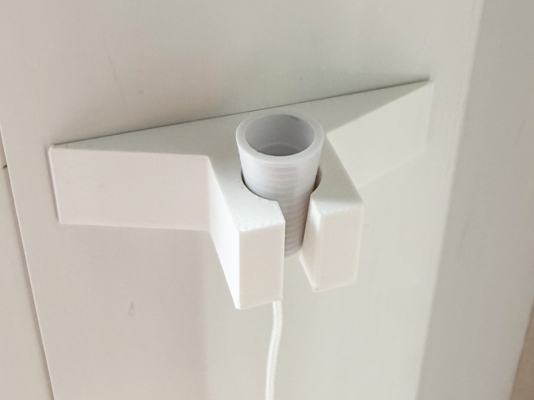 Venetian blind / Jalousie pull cord Holder