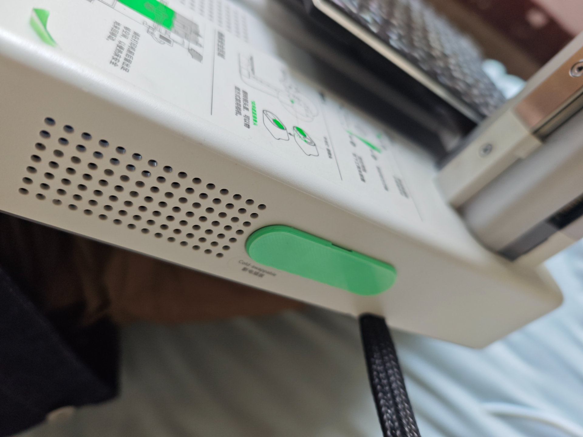 几分钟美化你的a1mini侧边内存卡、4p接口卡槽盖板