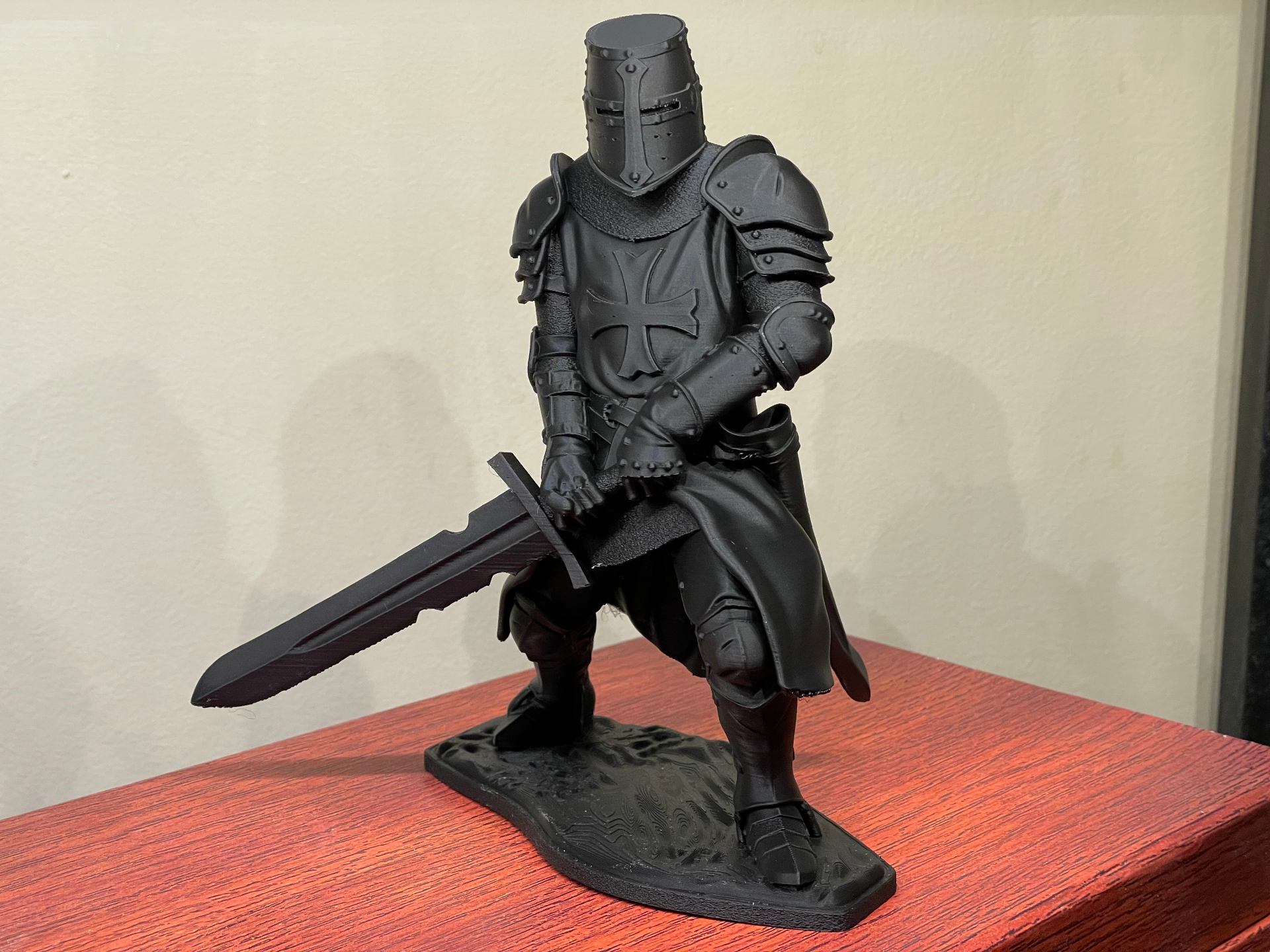 Templar Knight – Armored Warrior Statue