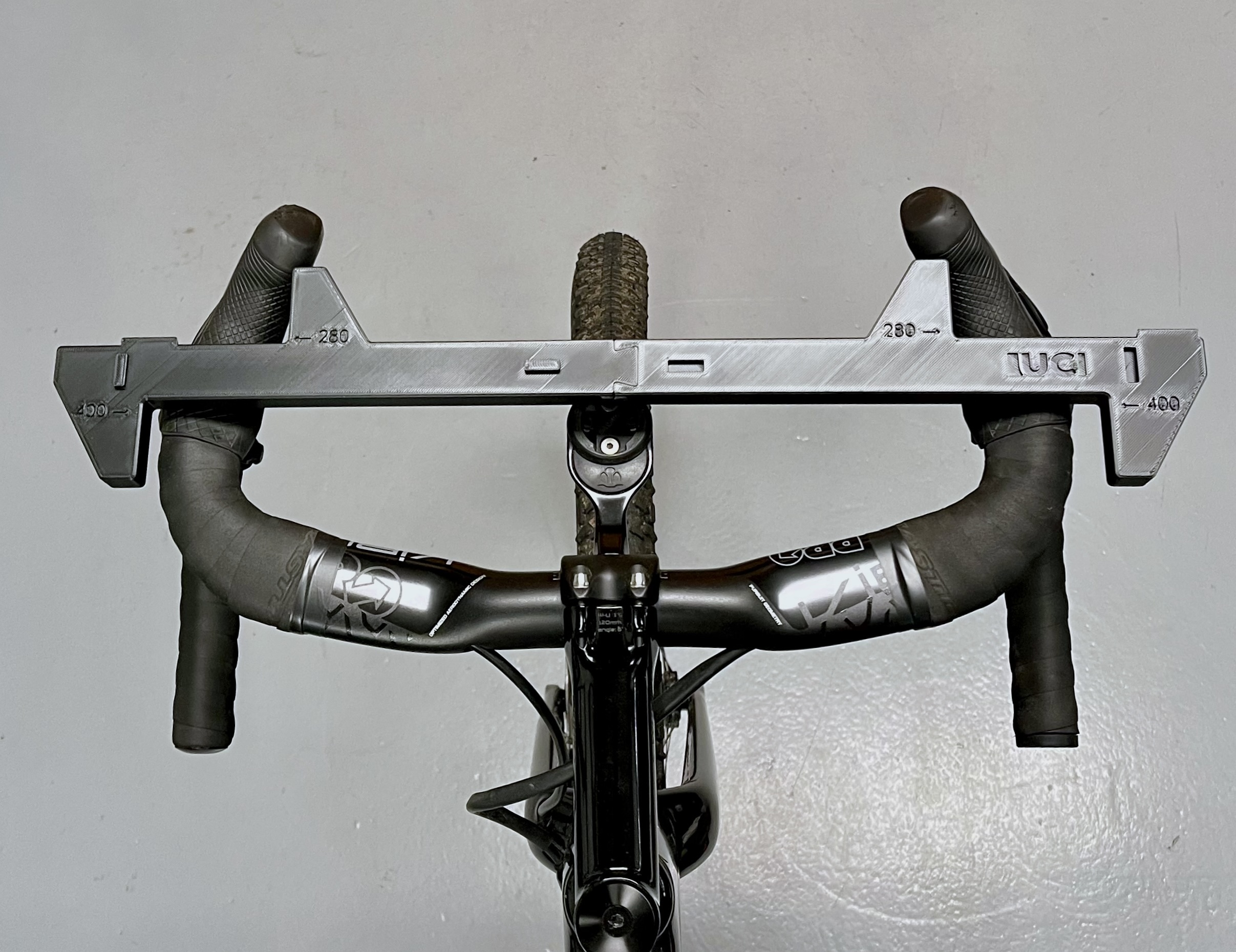 UCI handlebar minimum with measuring tool