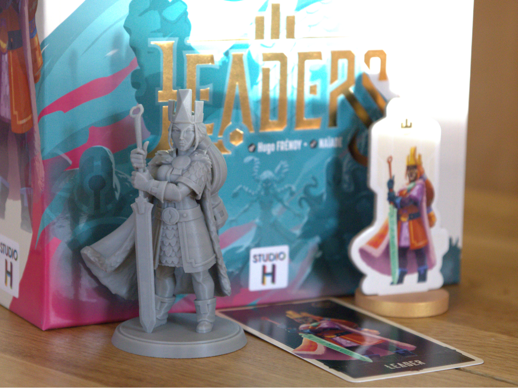Leaders Collector's Figurine (Queen)