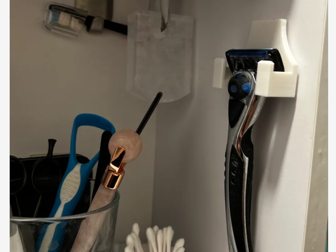 Simple Razor Holder IKEA and others plug in