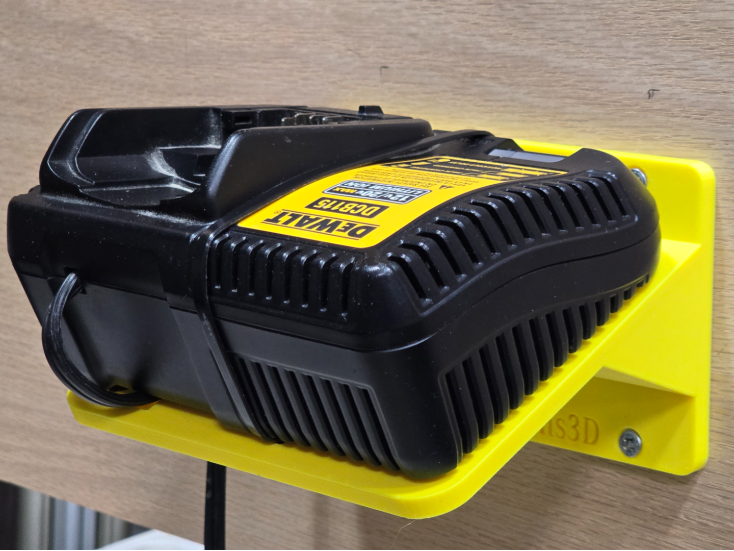 DeWalt DCB115 Wall-Mount - Shelf