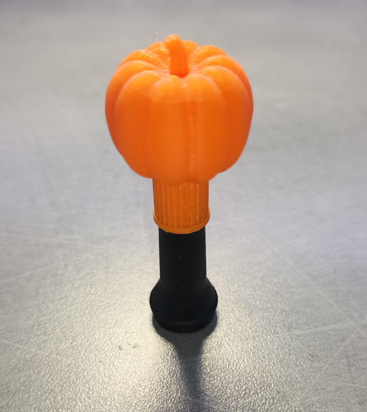 Pumpkin tire val cap