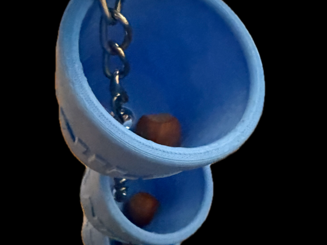 Foraging cups
